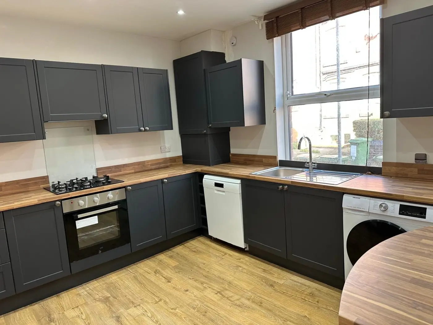 Complete kitchen-cleaning result by Sparkling-n-Shining Cleaning Services